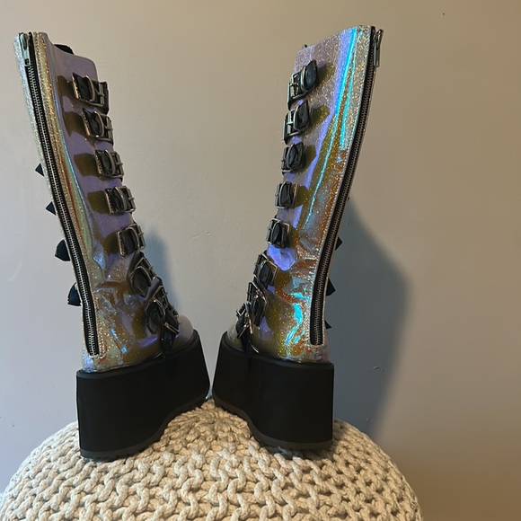 Boots - Picture 7 of 7